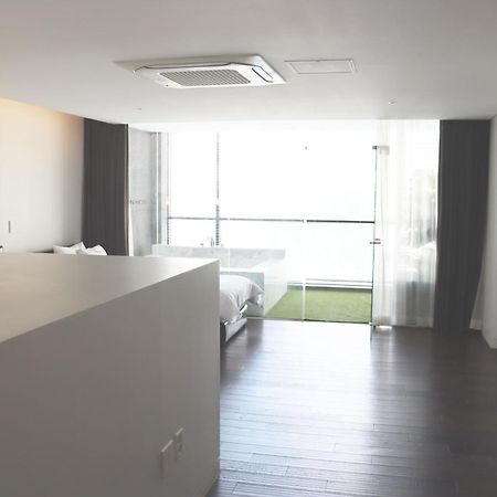 Gwangju Metropolitan City Acc Design Hotel מראה חיצוני תמונה