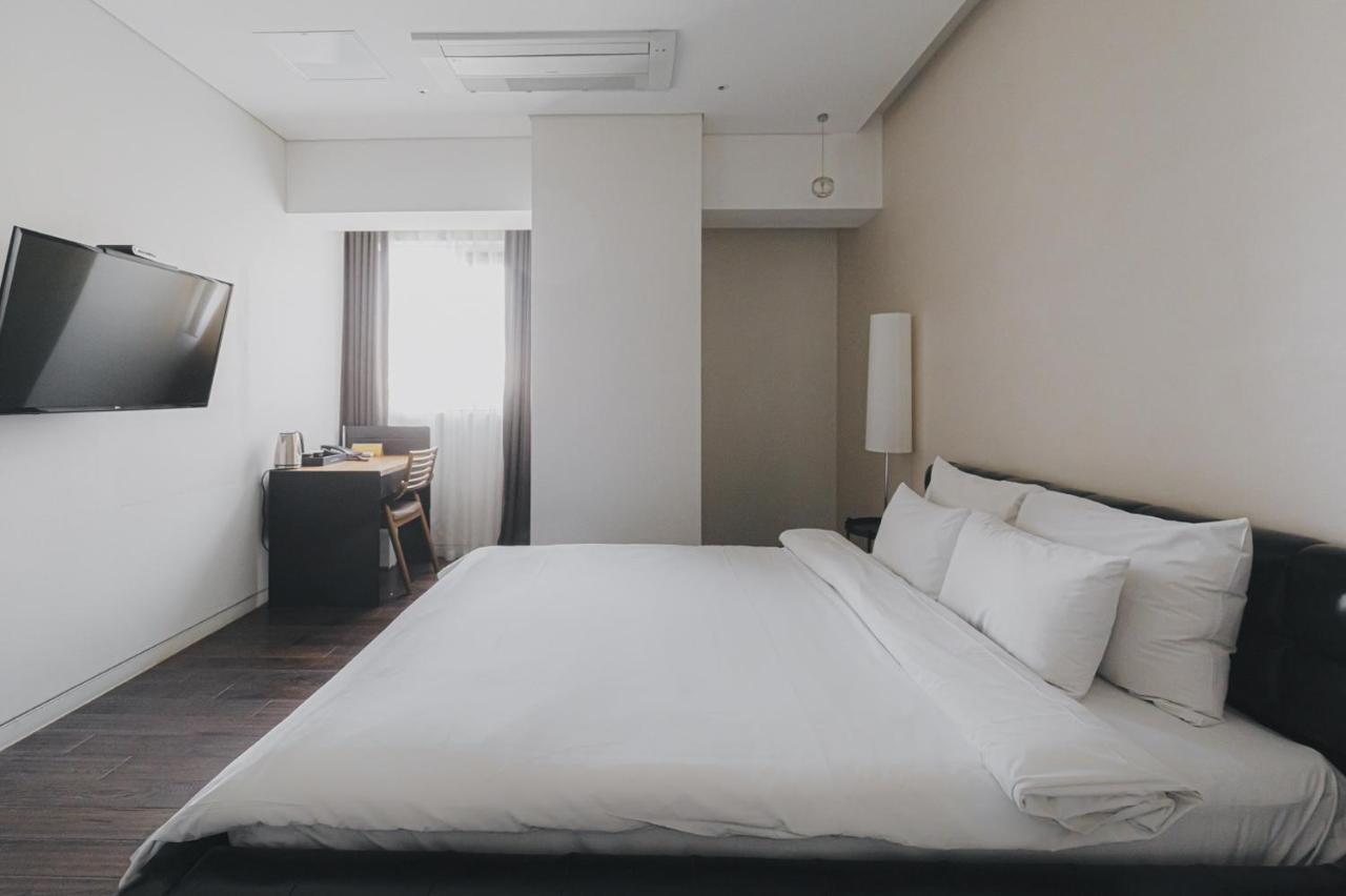 Gwangju Metropolitan City Acc Design Hotel מראה חיצוני תמונה