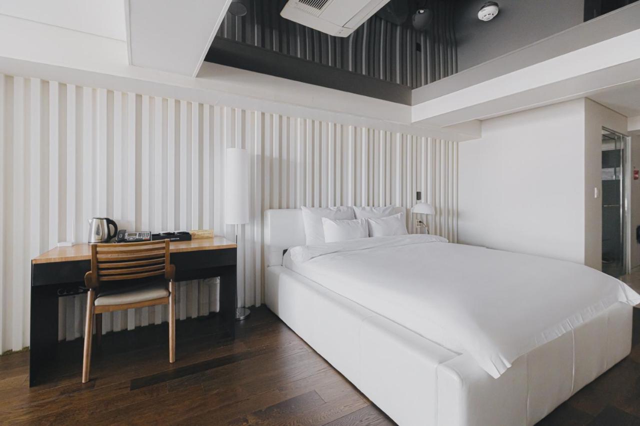 Gwangju Metropolitan City Acc Design Hotel מראה חיצוני תמונה