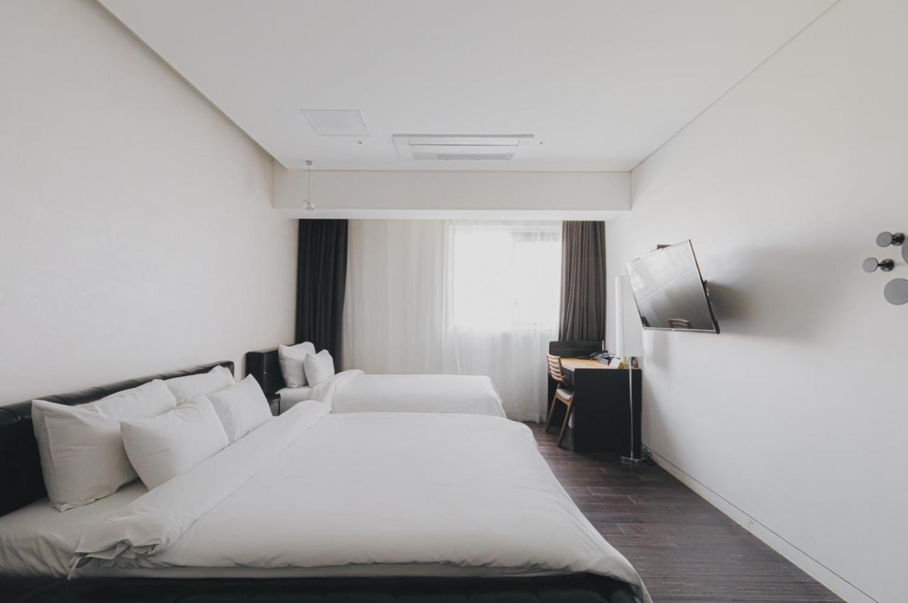 Gwangju Metropolitan City Acc Design Hotel מראה חיצוני תמונה