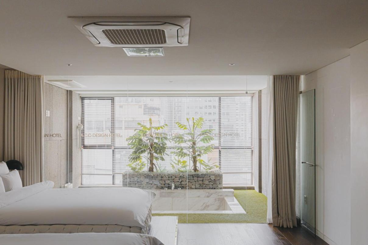 Gwangju Metropolitan City Acc Design Hotel מראה חיצוני תמונה